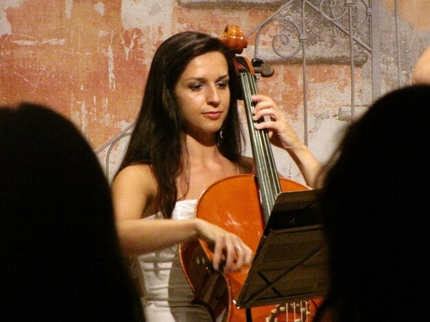 Ivana Zemáneková (violončelo)